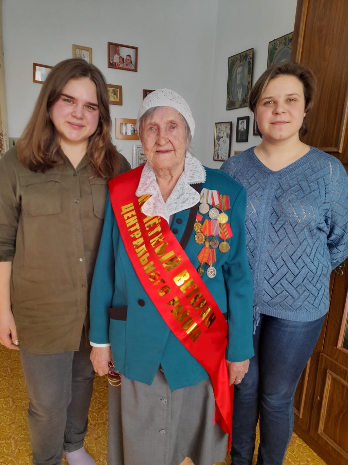 Вместе с ветераном. Чурсина Светлана. Топольник Анастасия